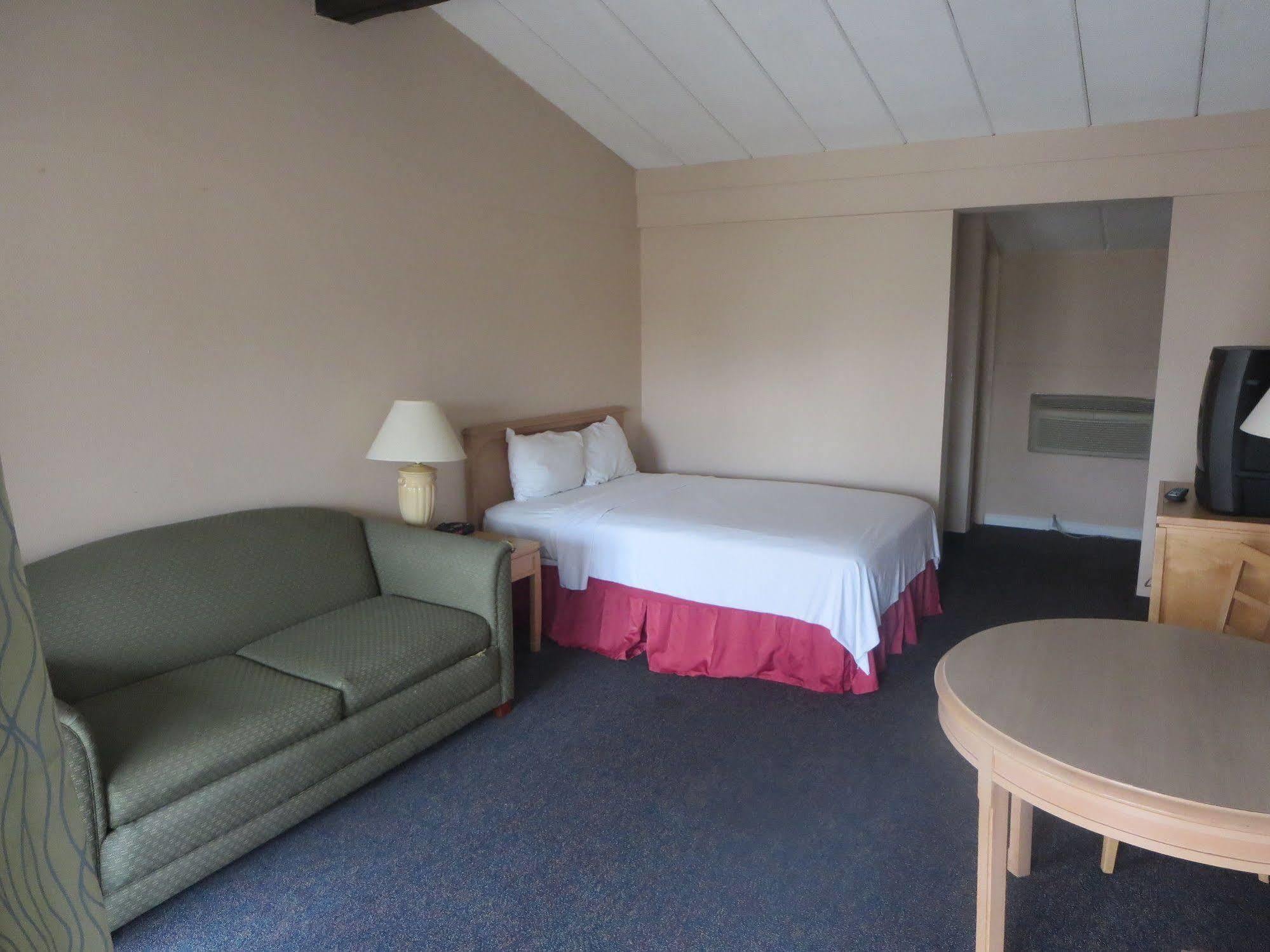 Lodge Inn And Suites Niagara Falls Exterior photo