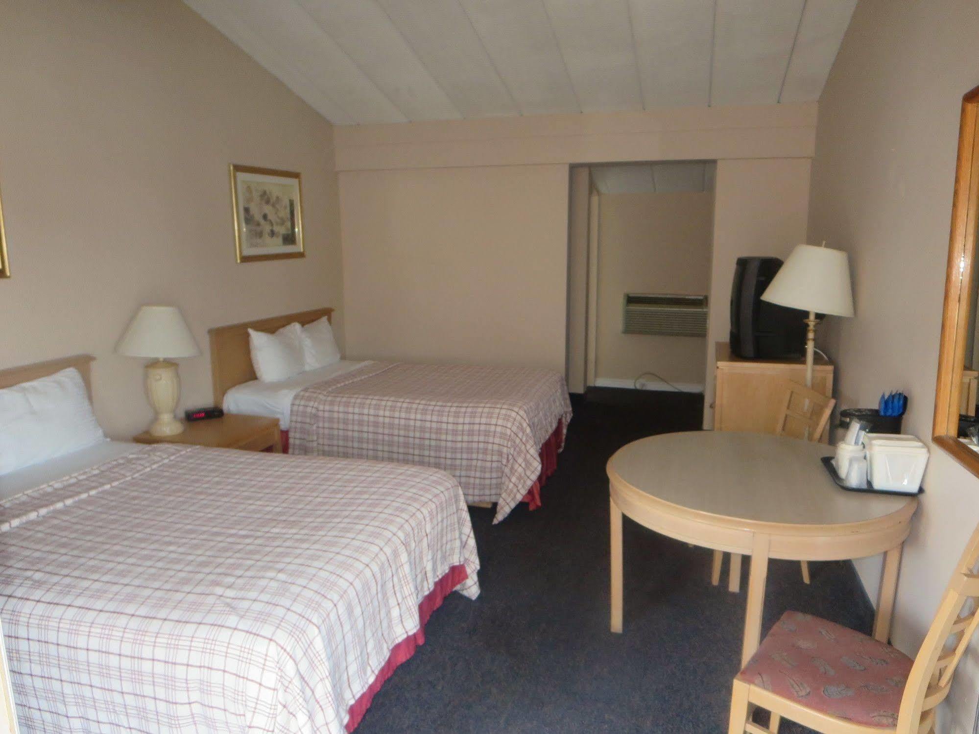 Lodge Inn And Suites Niagara Falls Exterior photo